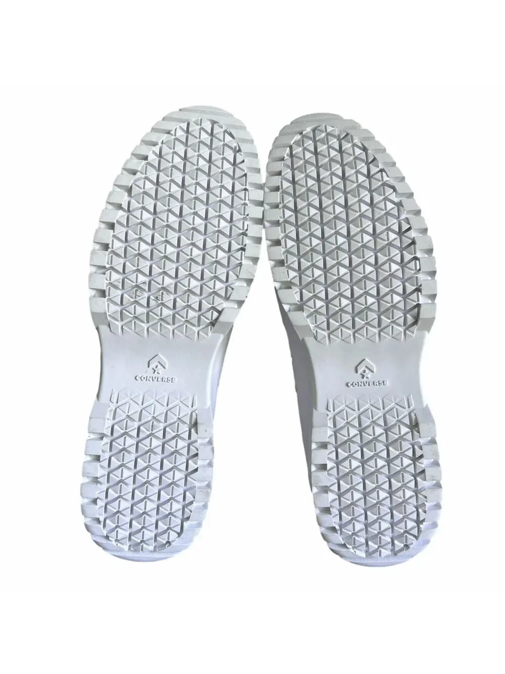 Converse Chuck Taylor All Star Lugged Hi 2.0 White Unisex Shoe Size 9 or 11 #351